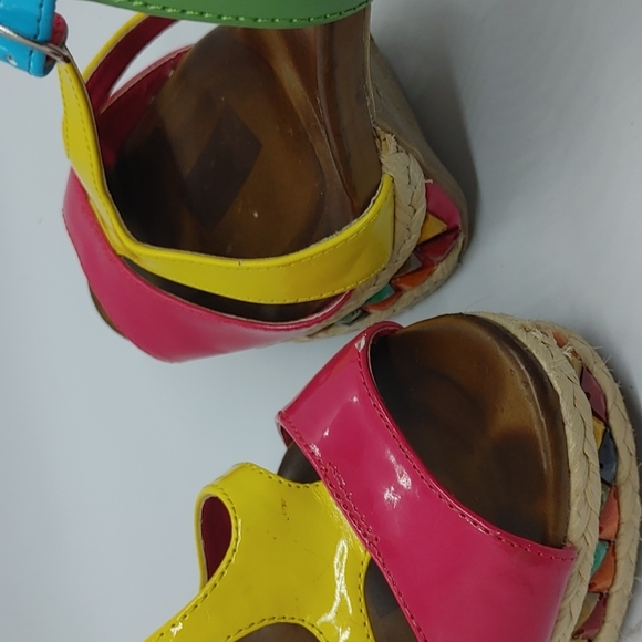 Kenneth Cole Multi-Coloured Heels - Picture 10 of 13